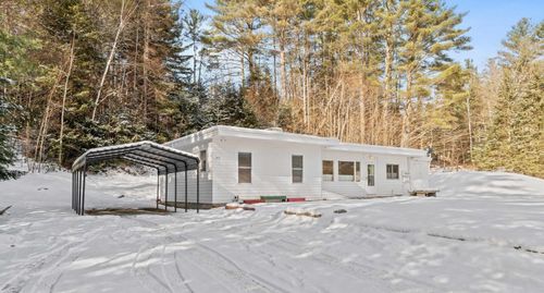 572 Wells Rd, Franconia, NH, 03580-5152 | Card Image