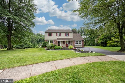 3 Lenape Cir, ROYERSFORD, PA, 19468-3016 | Card Image