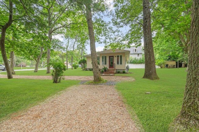 241 Hampton St, House other with 3 bedrooms, 1 bathrooms and null parking in Sag Harbor NY | Image 24
