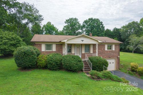 554 Wildlife Access Rd, Hickory, NC, 28601-7805 | Card Image