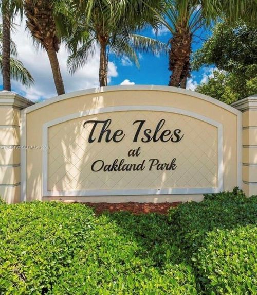 3258 Nw 32nd Ter, Oakland Park, FL, 33309-8215 | Card Image