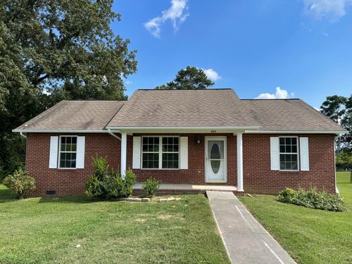 825 Quiet Oaks Way, Dandridge, TN, 37725-6196 | Card Image