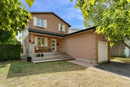 4 Glenaire Mews, Kingston, ON, K7M7L3 | Card Image