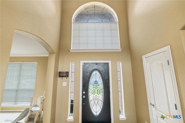 Front Foyer | Image 7