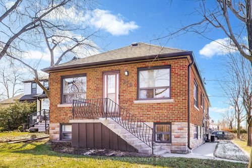 270 Glebemount Ave, East York, ON, M4C3T8 | Card Image