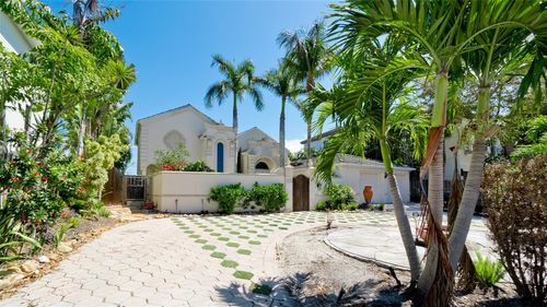 8213 Midnight Pass Rd, SARASOTA, FL, 34242-2701 | Card Image