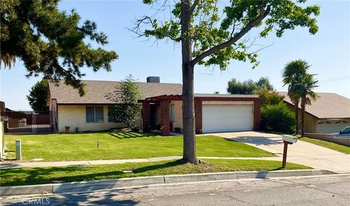 3617 Pumalo St, Highland, CA, 92346-2253 | Card Image