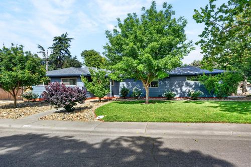 800 K Street, Davis, CA, 95616 | Card Image