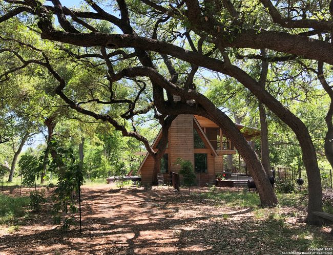 412 Lebouf Rd, House other with 3 bedrooms, 3 bathrooms and null parking in Utopia TX | Image 32