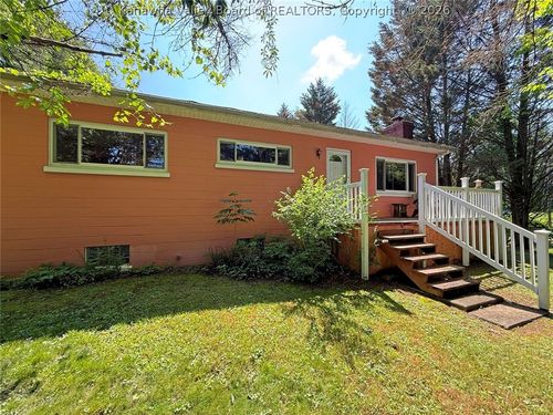 657 Timber Ln, Elkview, WV, 25071-7901 | Card Image