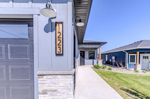 1223 Lower Loop, Milford, IA, 51351-7438 | Card Image