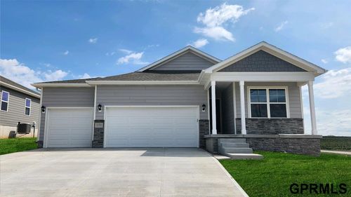 8211 N 175th St, Bennington, NE, 68007-1983 | Card Image