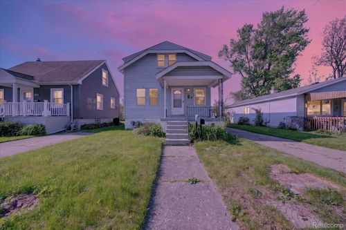 453 Manatee Ave, Hazel Park, MI, 48030-1381 | Card Image