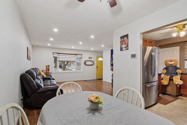 54 Brennan Dr, House attached with 5 bedrooms, 2 bathrooms and 2 parking in Strathroy ON | Image 8