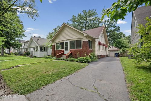 2555 Grantwood Dr, Toledo, OH, 43613-3808 | Card Image