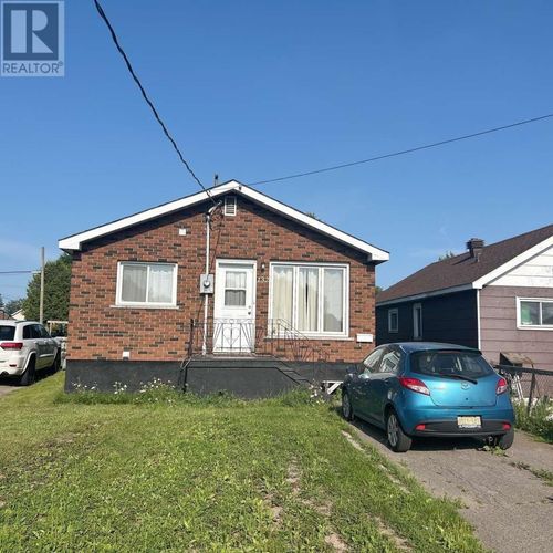 132 Mcfadden Ave, Sault Ste. Marie, ON, P6C4T2 | Card Image