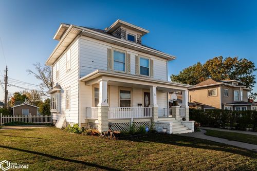 5 S 8th St, Marshalltown, IA, 50158-2542 | Card Image