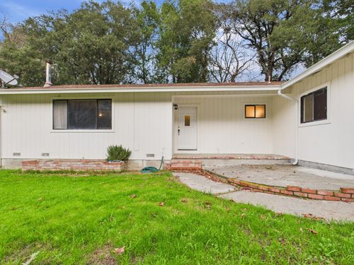 23 Palomino Way, Garberville, CA, 95542-3807 | Card Image