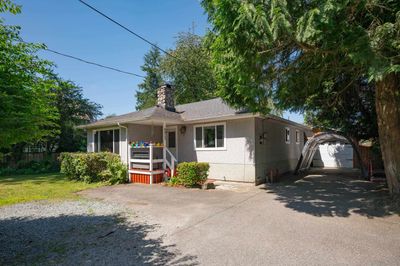 8823 Glover Rd, House other with 3 bedrooms, 1 bathrooms and 4 parking in Langley BC | Image 2