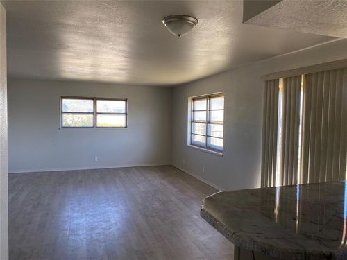 b-412 Cherokee Trl, Foss, OK, 73647-9008 | Card Image