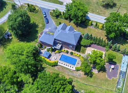 216 Locust Valley Rd, Greensburg, PA, 15601-1358 | Card Image