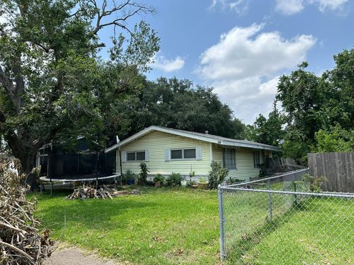 8546 Western Dr, Houston, TX, 77055-2332 | Card Image