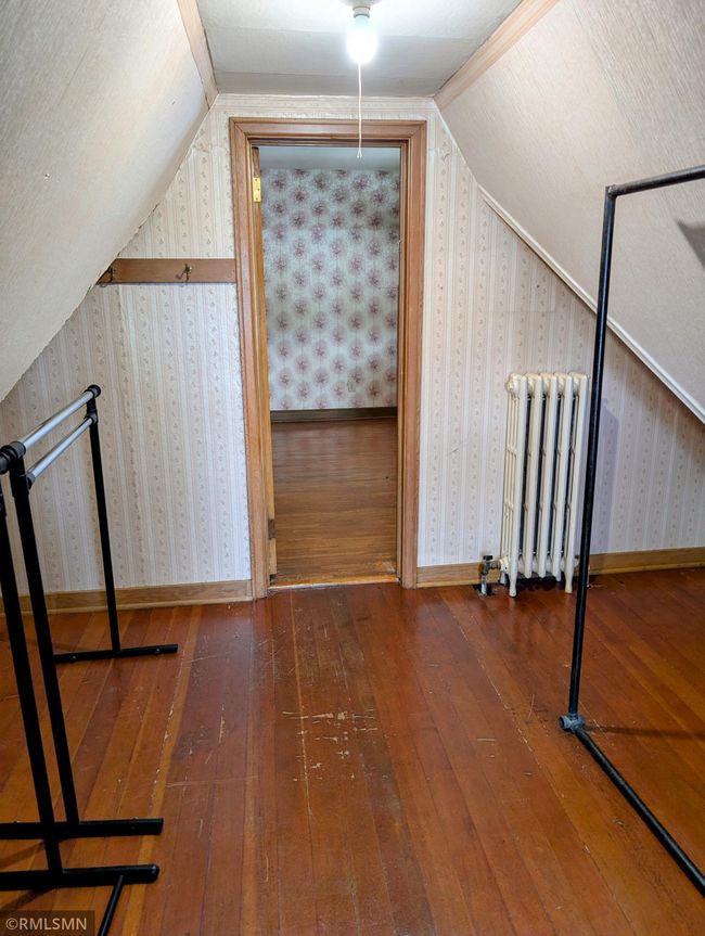 Walk in closet off the bedroom | Image 38