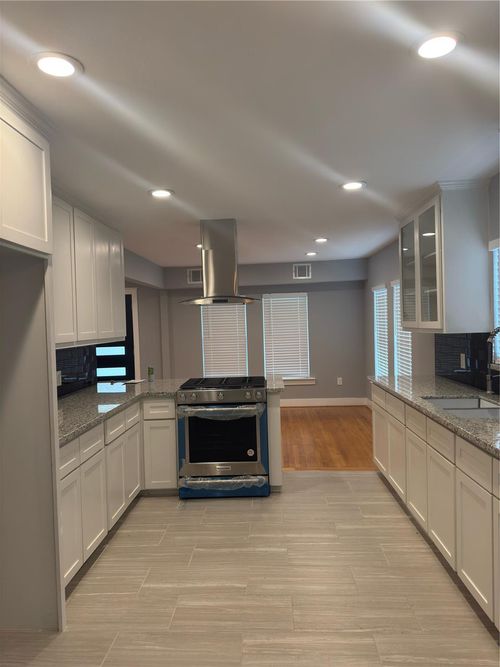 515 Caplin St, Houston, TX, 77022-5551 | Card Image