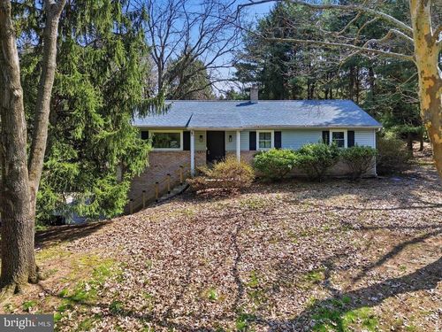 15 Catalina Dr, MOUNT WOLF, PA, 17347-9745 | Card Image