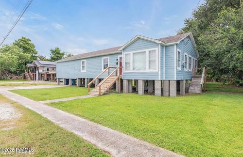 206 N Fernand St, Delcambre, LA, 70528-3004 | Card Image