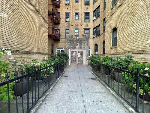 apt-f6-897 Empire Blvd, Brooklyn, NY, 11213-5781 | Card Image