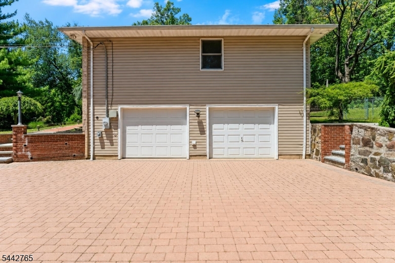 Residential in Mountainside Boro 3