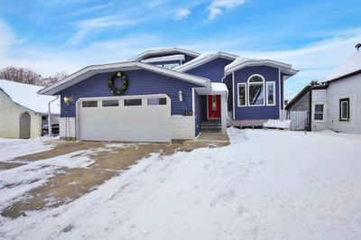 5476 51 Ave, House detached with 4 bedrooms, 3 bathrooms and 6 parking in Lacombe AB | Image 1