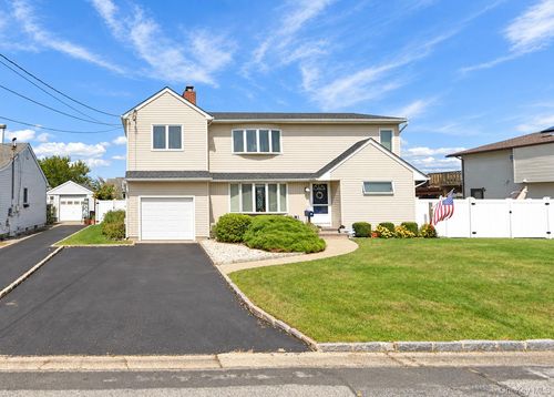 5 Irving Road, Babylon, NY, 11701 | Card Image