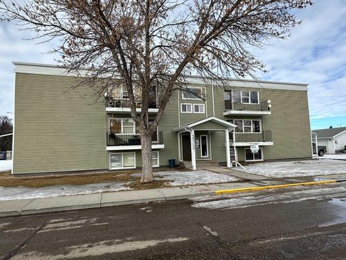 4601 55 St, Ponoka, AB, T4J1M7 | Card Image