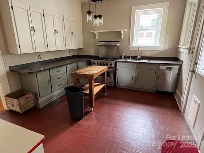 Kitchen | Image 4