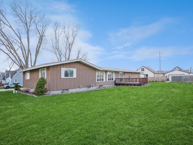 301 1 St St, House other with 3 bedrooms, 4 bathrooms and null parking in Shellsburg IA | Image 30
