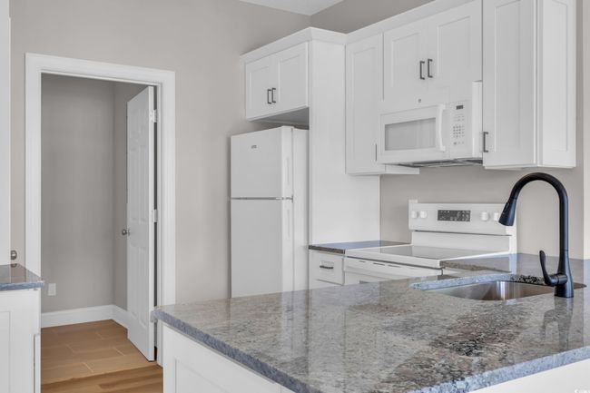 APT-202 - 5038 Belleglen Ct, Condo with 3 bedrooms, 2 bathrooms and null parking in Myrtle Beach SC | Image 9