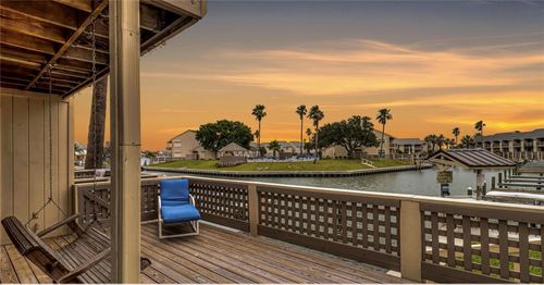 1608 Bayhouse Dr, Rockport, TX, 78382-3533 | Card Image