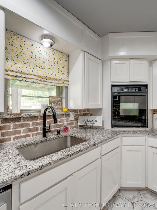 105 Circle Dr, House other with 3 bedrooms, 2 bathrooms and null parking in Davis OK | Image 11