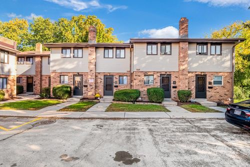 264-240 E Dekora Street, Saukville, WI, 53080 | Card Image