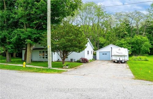 21 Norfolk St, Otterville, ON, N0J1R0 | Card Image