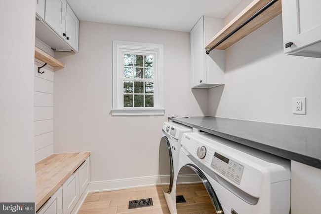 9051 Laurel Hill Ct, House other with 5 bedrooms, 4 bathrooms and null parking in VIENNA VA | Image 9