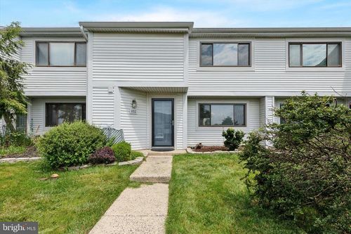 102 Revere Dr, HARLEYSVILLE, PA, 19438-3935 | Card Image