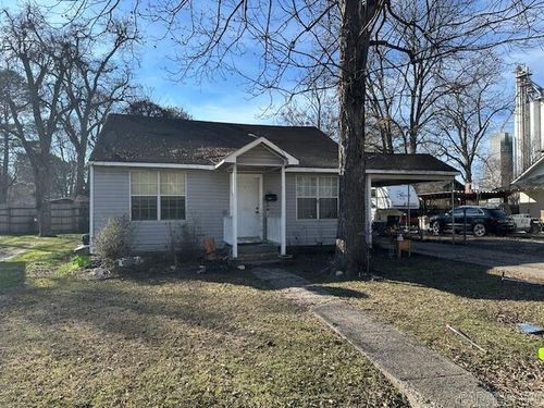 110 Adams St, Lonoke, AR, 72086-3012 | Card Image