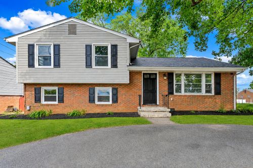 678 E Augusta Ave, Vinton, VA, 24179-3517 | Card Image