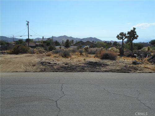 987 Juarez Ct, Yucca Valley, CA, 92284 | Card Image