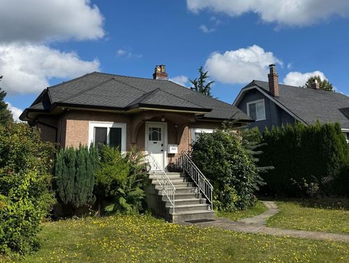 815 Eighth Avenue, New Westminster, BC, V3M2R4 | Card Image