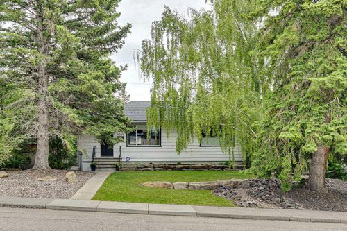 4024 Grove Hill Rd Sw, Calgary, AB, T3E4E6 | Card Image
