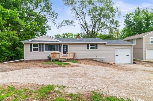 7104 E 67th St, Kansas City, MO, 64133-4630 | Card Image